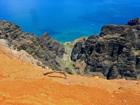 Nu'alolo Valley 
 opening up to the Pacific Ocean